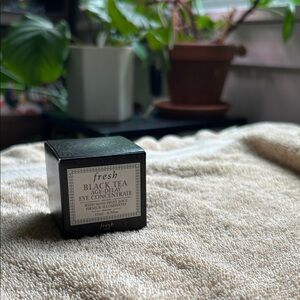 Fresh Black Tea Age Delay Eye Concentrate